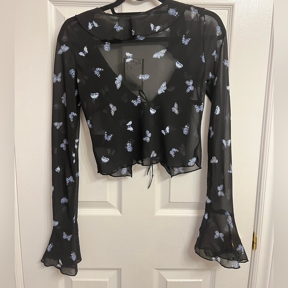 H&M long sleeve butterfly blouse - Picture 2 of 4